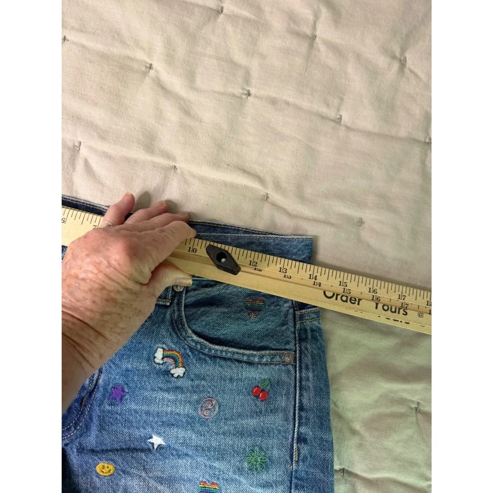 American Eagle Embroidered Denim Shorts Sz 0‎ Medium Wash Rainbow Smiley Cutoff